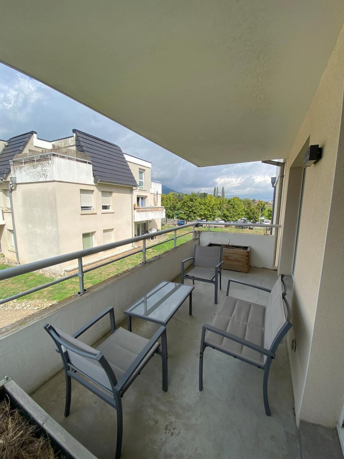 U1 Chaleureux Appartement Avec Balcon A Uffholtz المظهر الخارجي الصورة